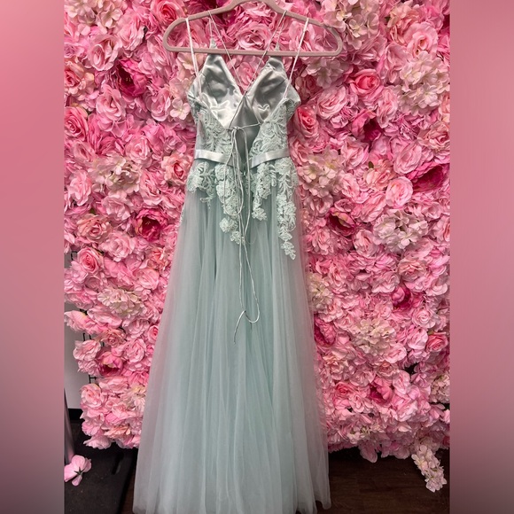 Tiffany Designs 16362 size 2 aqua a line dress with tulle. Tie up back - Picture 5 of 6